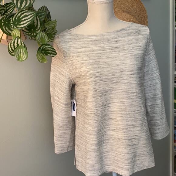 NWT Old Navy Top ❤️ - Picture 2 of 6